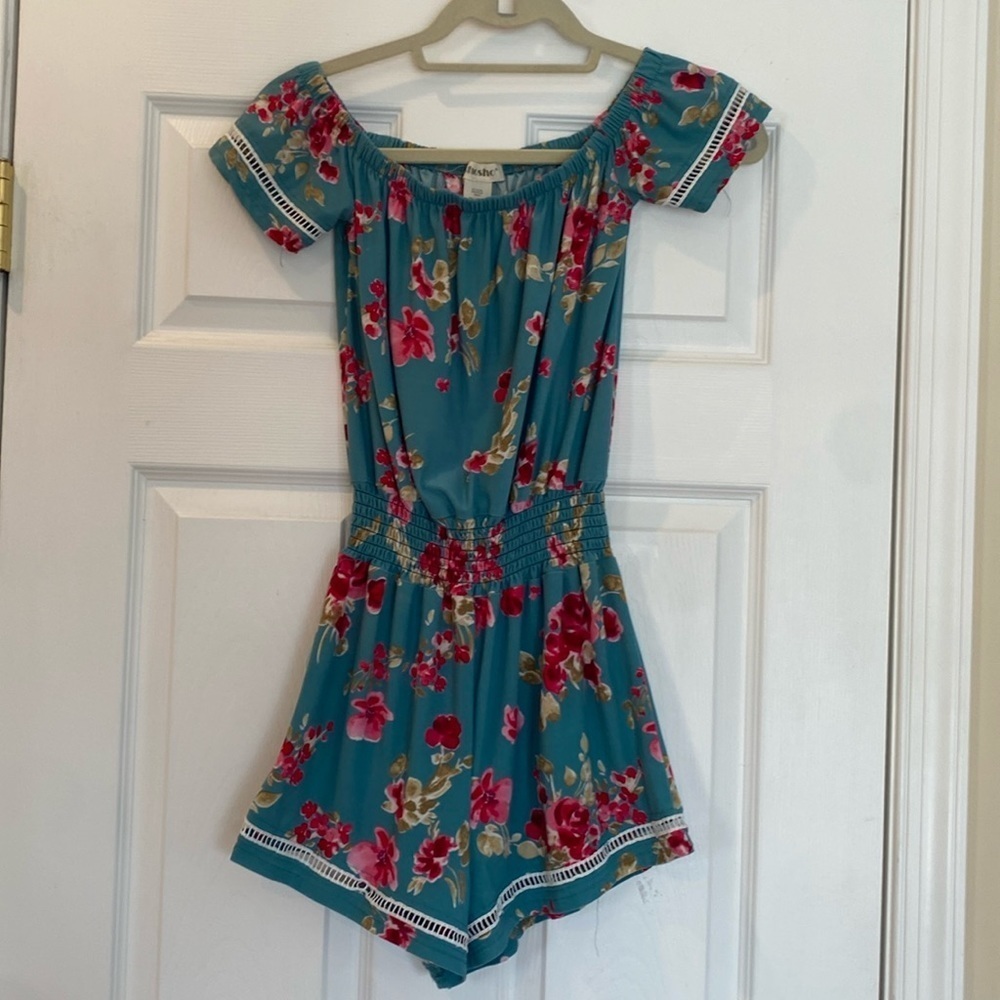Shosho floral romper size small